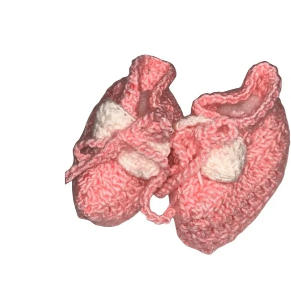 Handmade Crochet Baby Booties – Pink & White | Soft Newborn Shoes (0–3 Months) - Picture 4 of 4